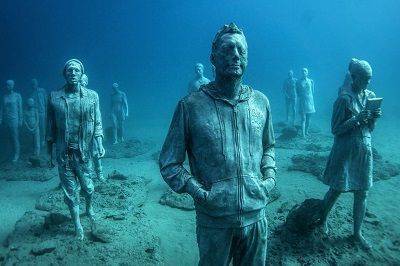 Underwater museum